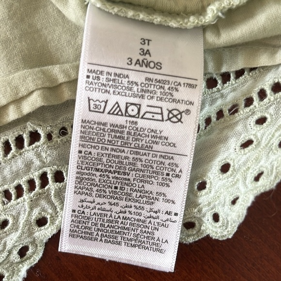 3/$20 Girls Old Navy Eyelet Blouse 3T Sage Mint Green - Picture 6 of 7